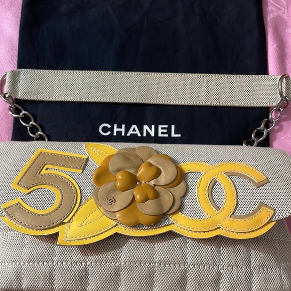 SALE!!! 🎉🎉🎉Chanel Limited Edition Camellia Canvas/Patent Flap Bag - Picture 6 of 17